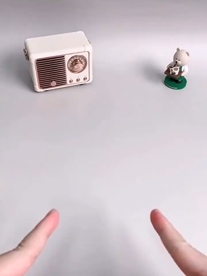 Disney Mk-255 Bluetooth Microphone Wireless Speaker Wireless Microphone and Speaker Kit Plug In Stereo Set Long Lasting Small And Portable